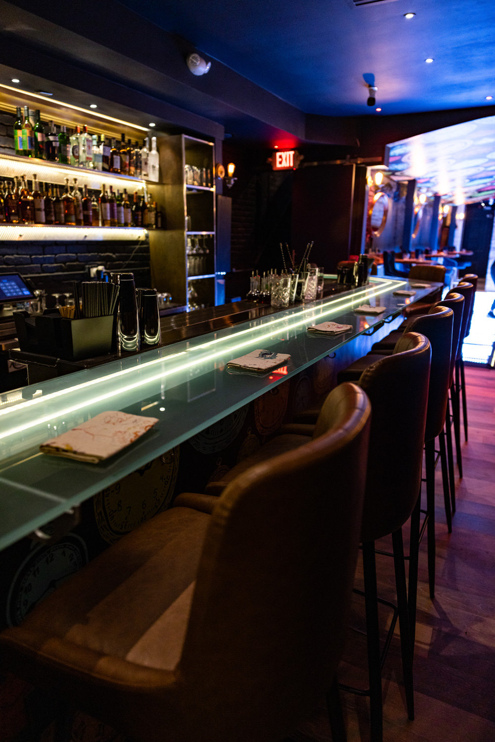 Oro Nami, D.C.’s kosher sushi pub interior.